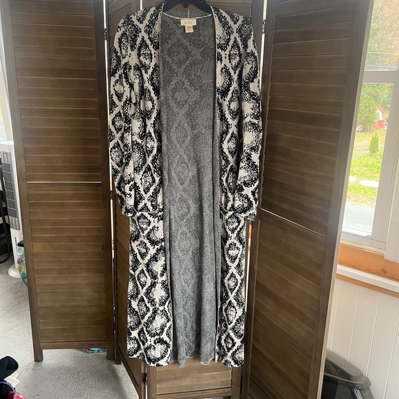 Kaisely Sweaters - Long sweater with pockets